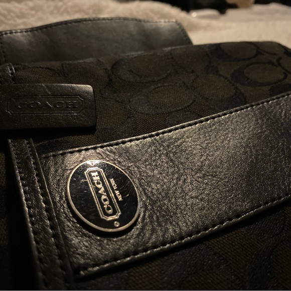 All black coach bag. Work a total of three times. - Picture 2 of 6